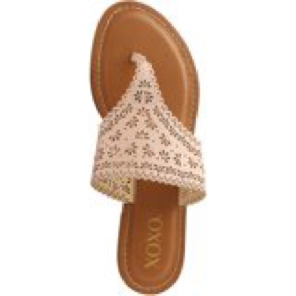 NEW! XOXO Rhonda Slide-On Gold Thong Sandal - Picture 5 of 10